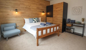 Aqua nest Eastbourne - En-suite, Free parking, Shared Kitchen